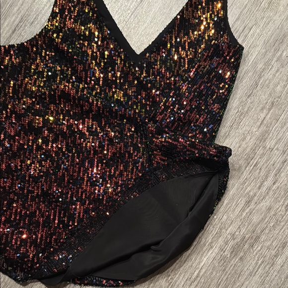 Loft Sequin Black and Gold Women's Top - Picture 8 of 8